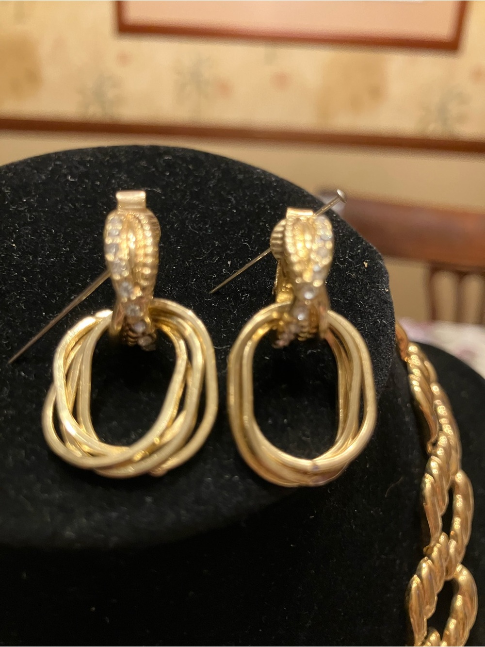 NAPIER NECKLACE AND EARRING BUNDLE - Picture 3 of 14